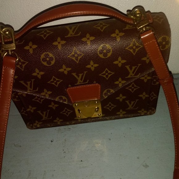 Loius Vutton vintage purse - Picture 2 of 3